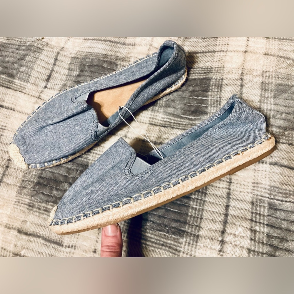 NWOT Women’s Old Navy Blue Jean Flats